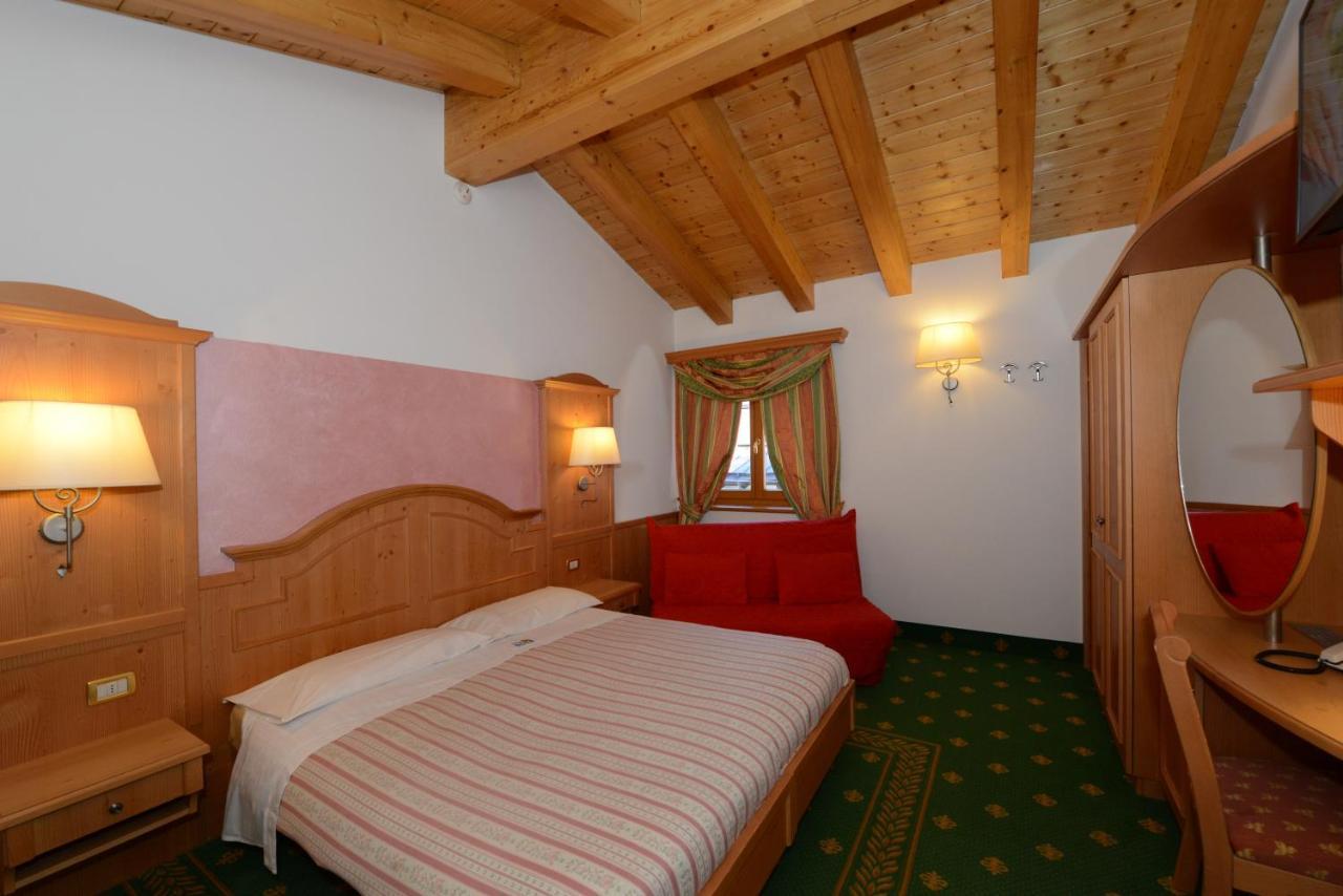 Hotel Sole Passo del Tonale Exterior photo